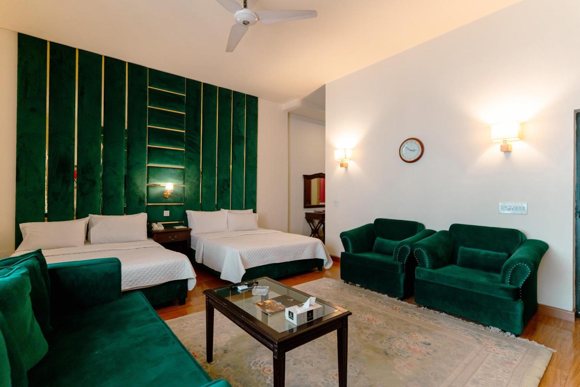Hotel Vip House Peshawar Extérieur photo