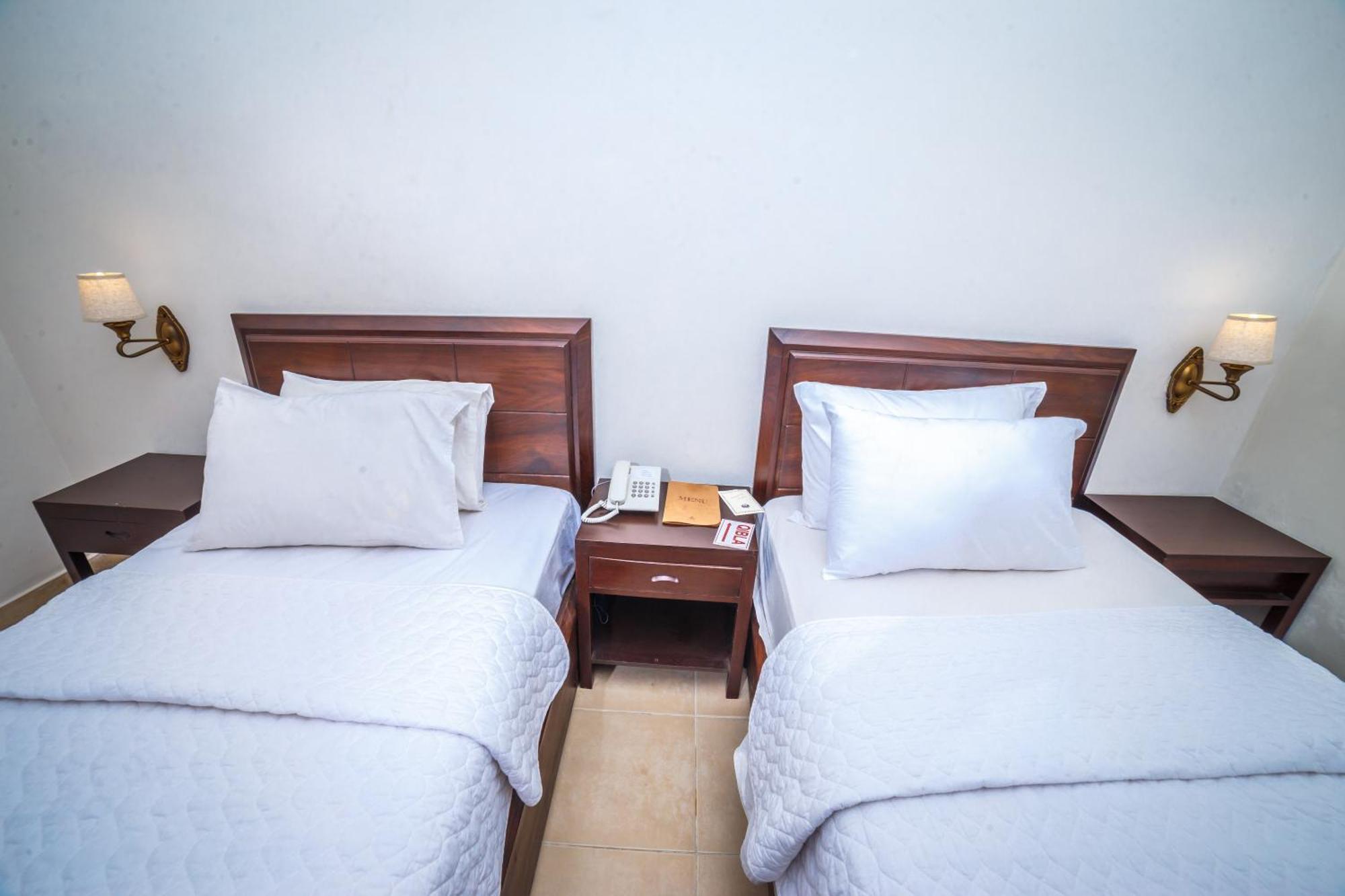 Hotel Vip House Peshawar Extérieur photo