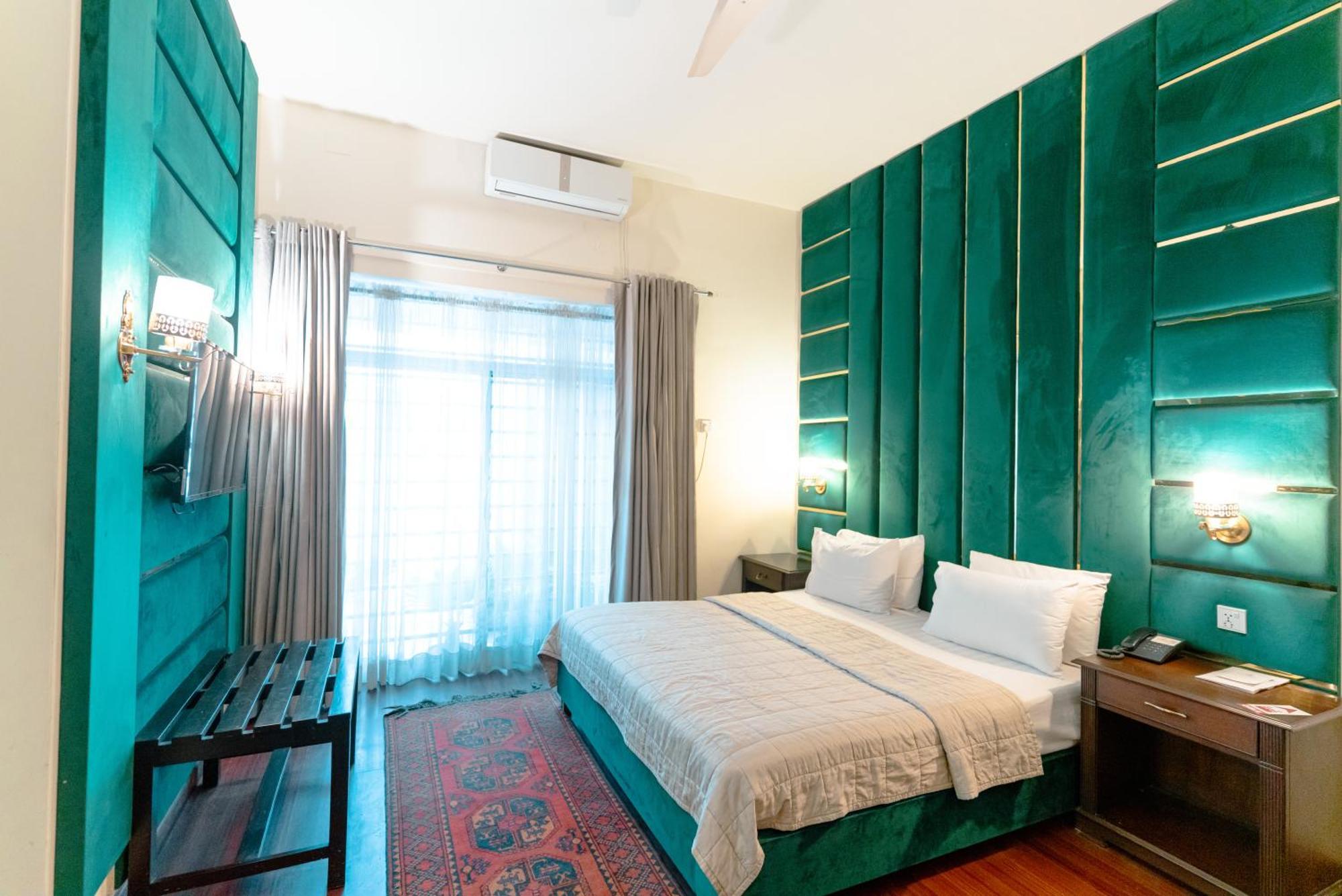 Hotel Vip House Peshawar Extérieur photo