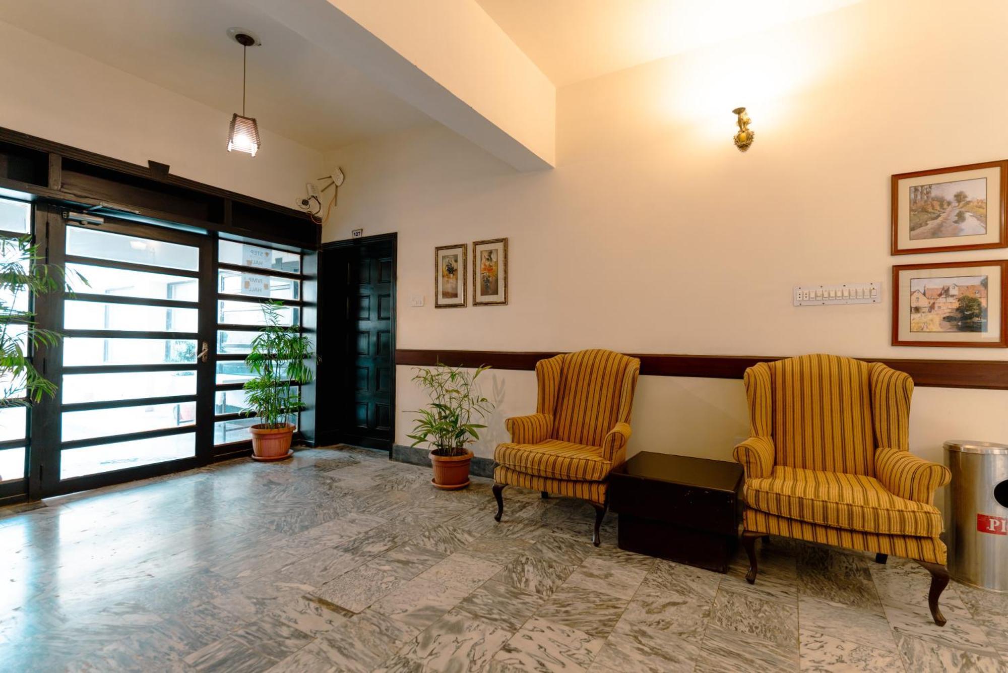 Hotel Vip House Peshawar Extérieur photo